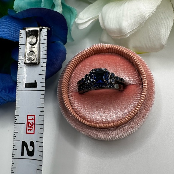 Sapphire Gemstone & Black Metal Tone  Ring Set Sz 7 NEW! - Picture 5 of 6
